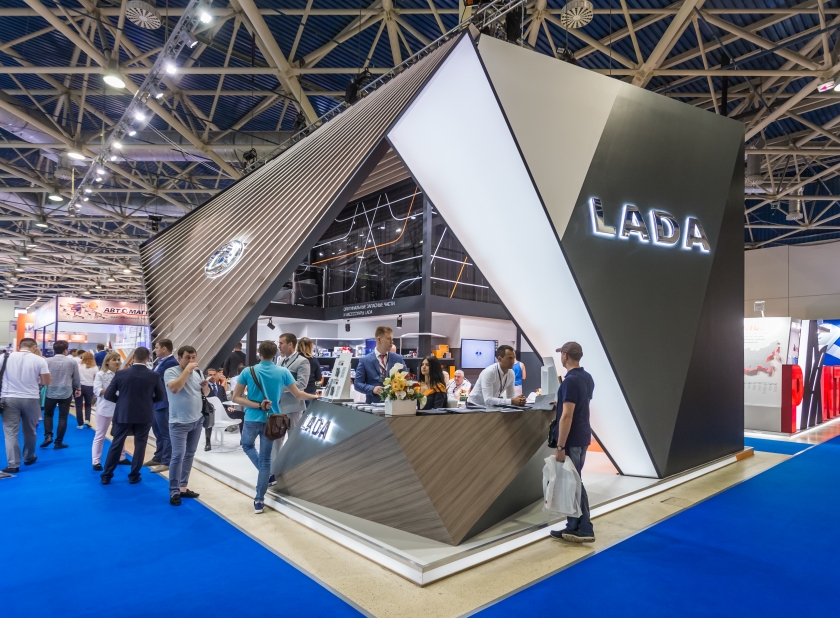 LADA представила на MIMS-2017 смазочные материалы под собственной маркой